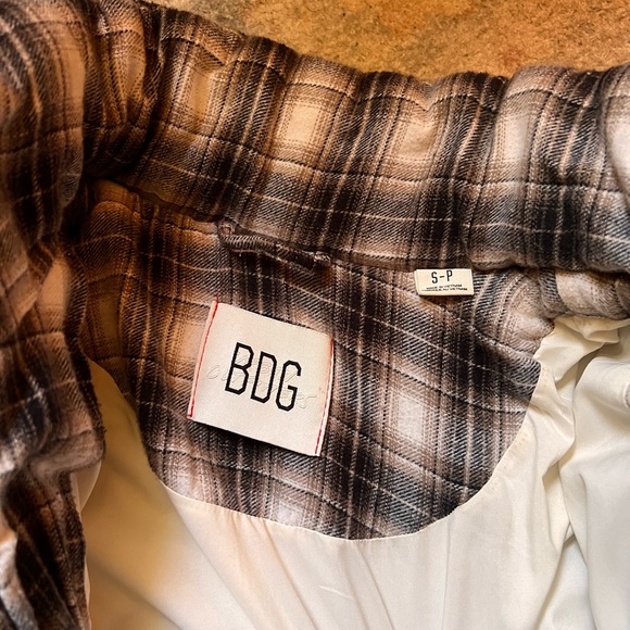 Urban Outfitters BDG Plaid Puffer Jacket - Picture 3 of 5